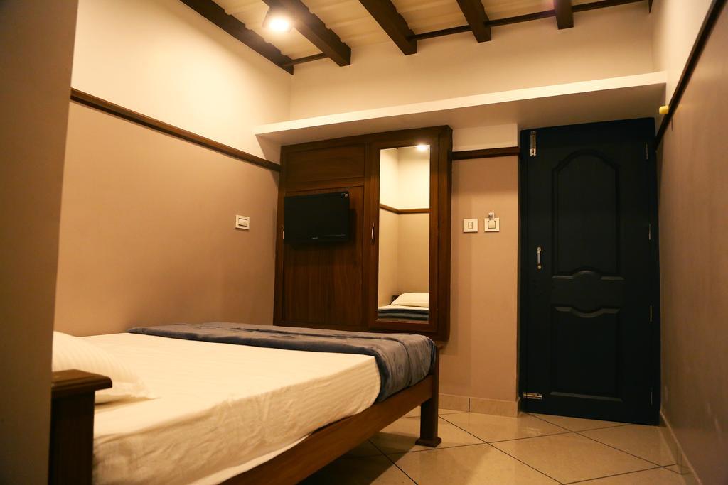 Icon Residency Hotel Kalpatta Ngoại thất bức ảnh