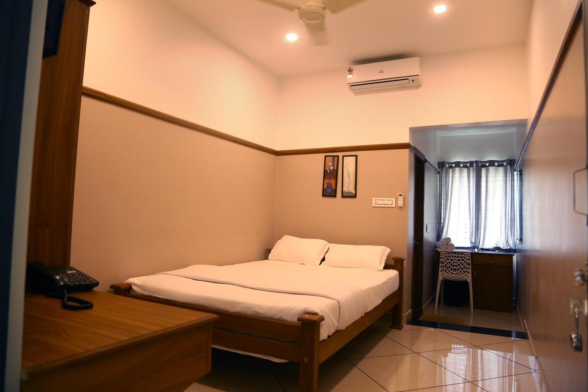 Icon Residency Hotel Kalpatta Ngoại thất bức ảnh