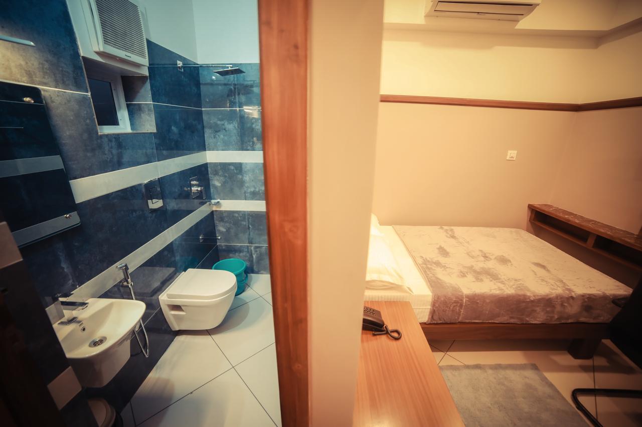 Icon Residency Hotel Kalpatta Ngoại thất bức ảnh