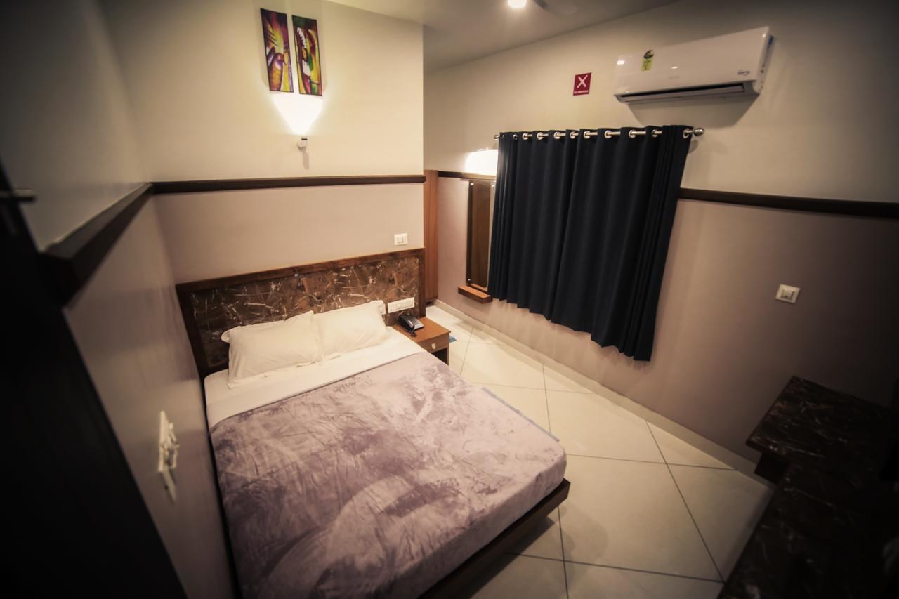 Icon Residency Hotel Kalpatta Ngoại thất bức ảnh
