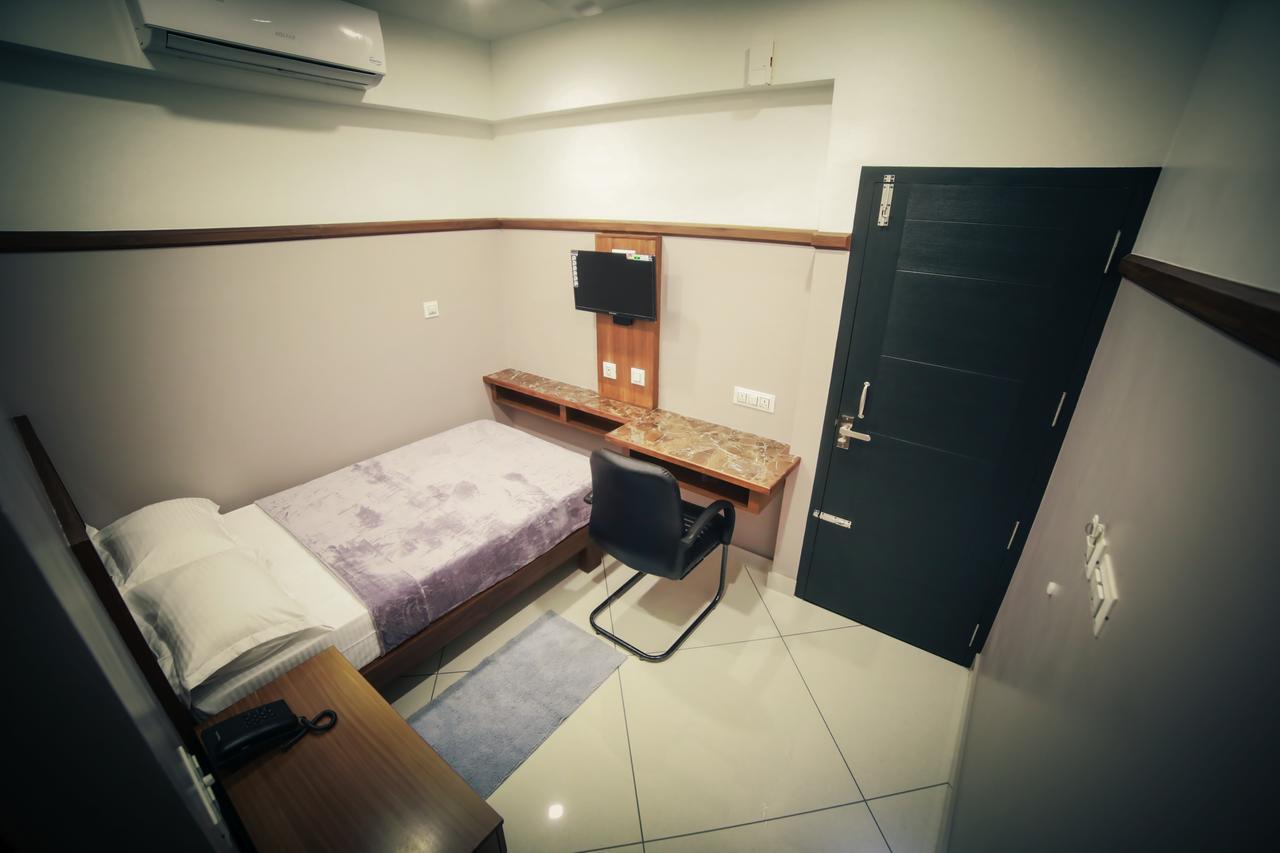 Icon Residency Hotel Kalpatta Ngoại thất bức ảnh