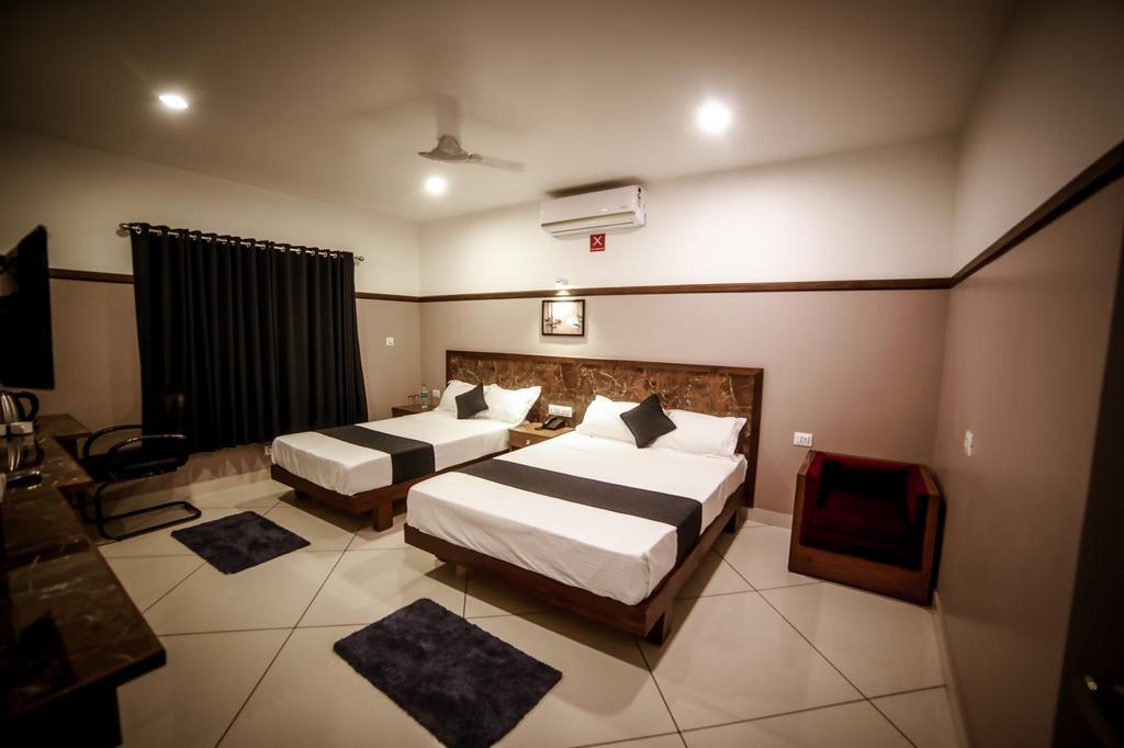 Icon Residency Hotel Kalpatta Ngoại thất bức ảnh